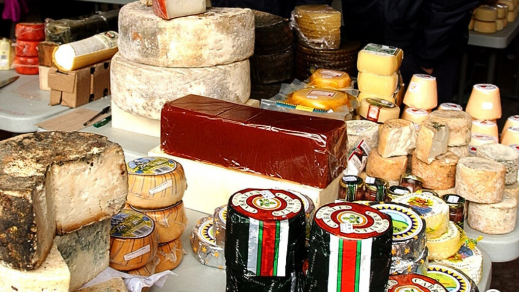 Quesos en los mercados tradicionales